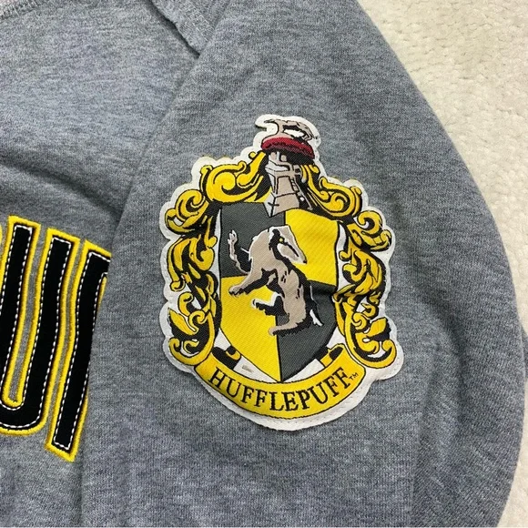 Harry Potter Hufflepuff House Sweatshirt and Socks Bundle - Picture 6 of 8